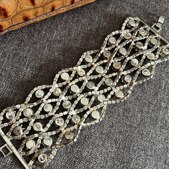 Exquisite Vintage Borealis & Crystal Silver Wide Bracelet - Picture 10 of 11